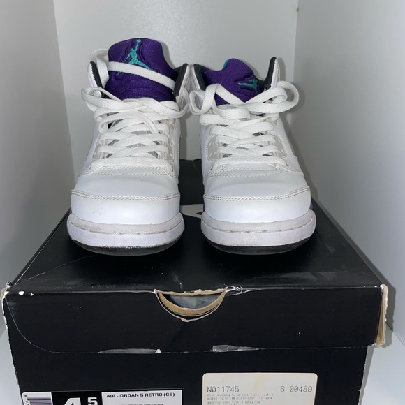 Lot of Jordan’s 4.5Y - Picture 13 of 17